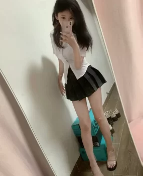 天河偶遇颜值嫩妹