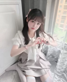 深圳市南山区高端极品00后刚下海学生妹嫩模