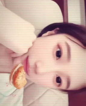 高颜18岁学生妹妹