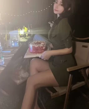 野营群里去露营认识的修长美腿水嫩美少女