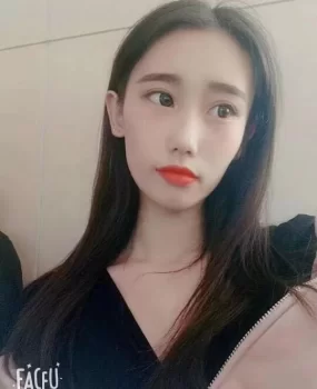 极品！学院里的兼职小妹